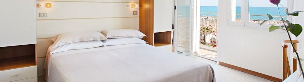 Hotel Miramare カオルレ エクステリア 写真