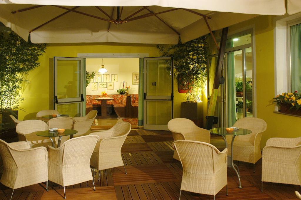 Hotel Miramare カオルレ エクステリア 写真